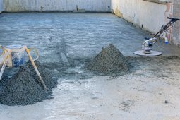Cementdekvloer en cementdekvloeren laten verwijderen door JongDijk Dienstverleners